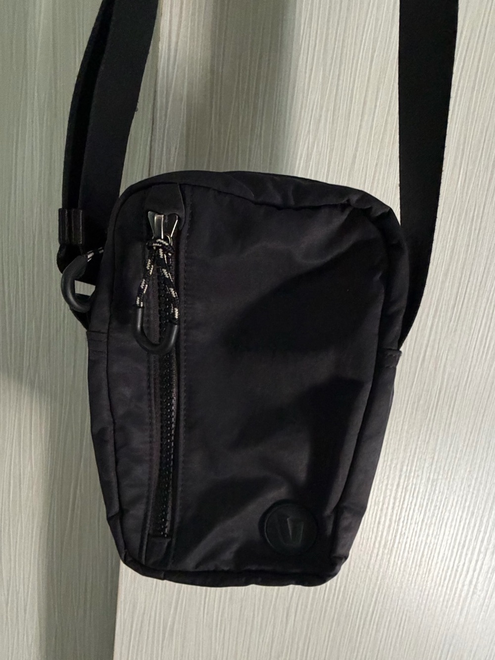 Vuori Black Compact Crossbody Pouch